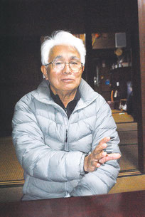 インタビューに答える入嵩西氏(1日午後)