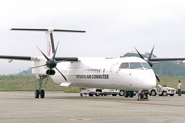 石垣空港に到着したDASH8―Q400CC=15日午後、南ぬ島石垣空港