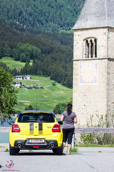Der Kirchturm am Reschensee in Südtirol