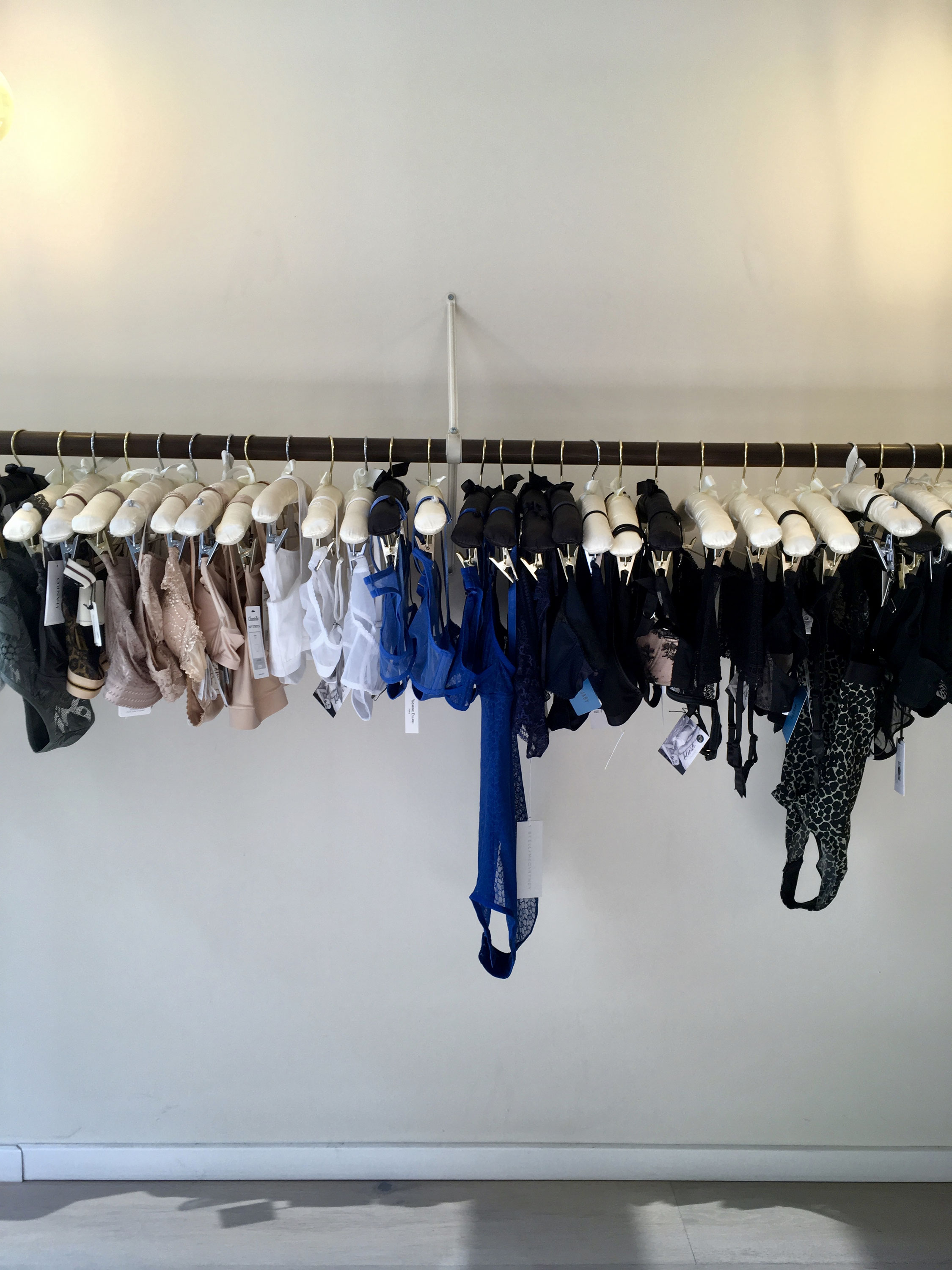 Linierie September Post Linierie underwear store Lingerie Damenunterwäsche Dessous