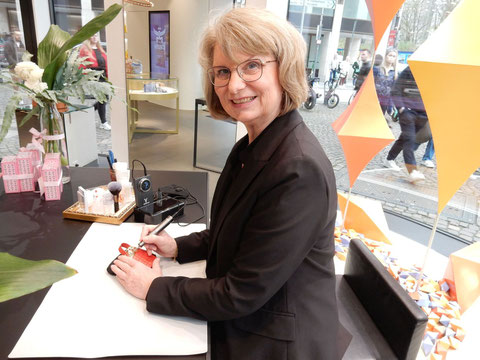 Live Event Gravur Kalligraphie Frankfurt Sigrid Bengel von Schrift & Kunst