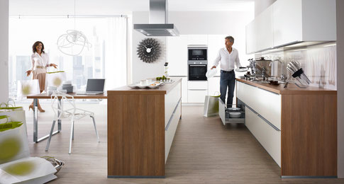 In Fiera la prima cucina rivestita con FENIX NTmateriale
