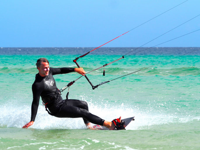 Stefan Heinrich beim Kitesurfen