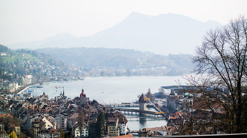 Raus aus dem Alltag & rein ins Städtetrip Vergnügen: Wenn auch Du einmal einen Tapetenwechsel brauchst, kann ich Dir einen Kurzurlaub im schweizerischen Luzern nur empfehlen! Das Touristenziel schlechthin ist perfekt zum Abschalten | Hot Port Life & Style | 30+ Lifestyle Blog