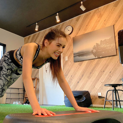 ジムフィールド 麻布十番スタジオの公式サイト掲載トレーニング画像