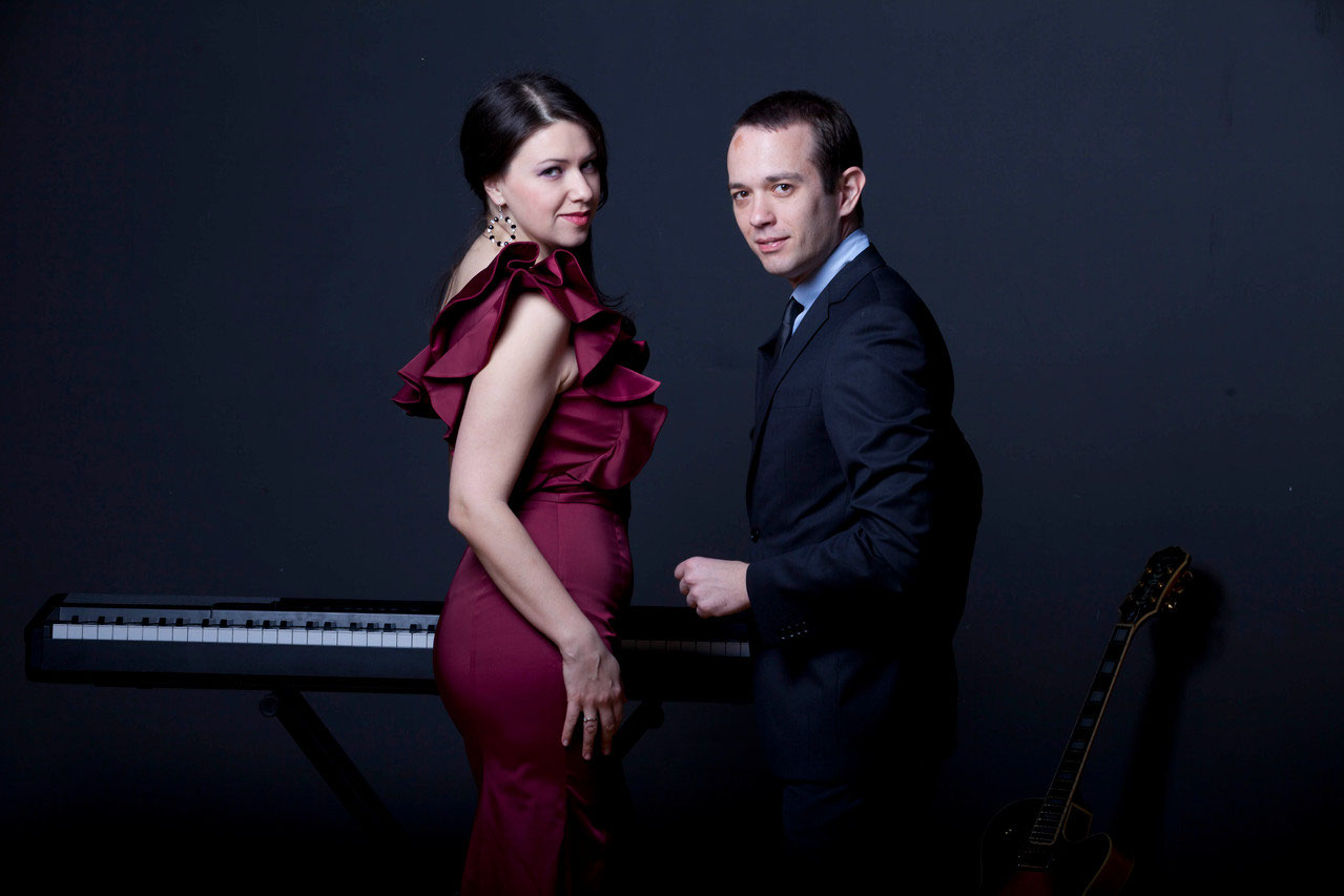 SOLO / DUO / TRIO Entertainment Agency Booking International Artist