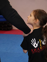 Selbstverteidigung Kindersport Leverkusen Leichlingen Monheim Fitness VHS Krav Maga Schulsport Ramon Barjollo Personaltrainer Kampfsport VHS Krav Maga Schulsport Ramon Barjollo Personal  Kickboxen Solingen Personaltrainer Boxen Personal Trainer Person