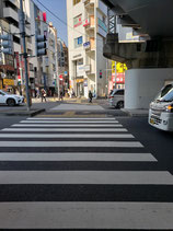 恵比寿駅からの順路2　駒沢通りを横断
