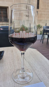 ... und der Wein schmeckt auch gut.