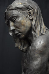 After the battle_Centaur_bronze sculpture_figurative sculpture_Alexandra Kapogianni-Beth_www.bildhauerwerke-ak.de