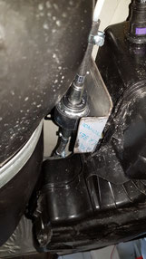 Pumpe montiert. Links der Tank, rechts die E(?)-Box