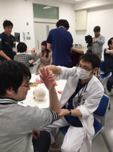 みんなでお互いに整復中~~