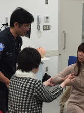 肘内障 回内法実施中