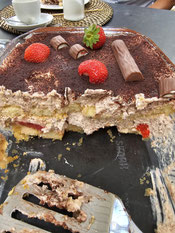 Cremiges Schichtdessert mit Yogurette