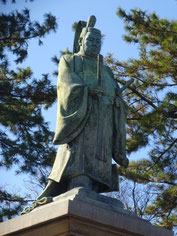 井伊直弼銅像(掃部山公園)