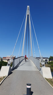 Brpcke über den Moldaukanal...