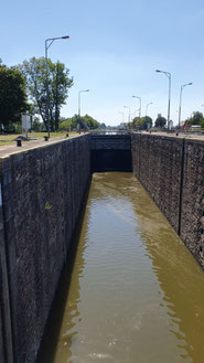 Schleuse bei Horin...