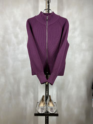 ポリエステル系のジップカーデ  16,500→4,880円(税込)  肌寒さの残る春先に  絶妙な生地感です