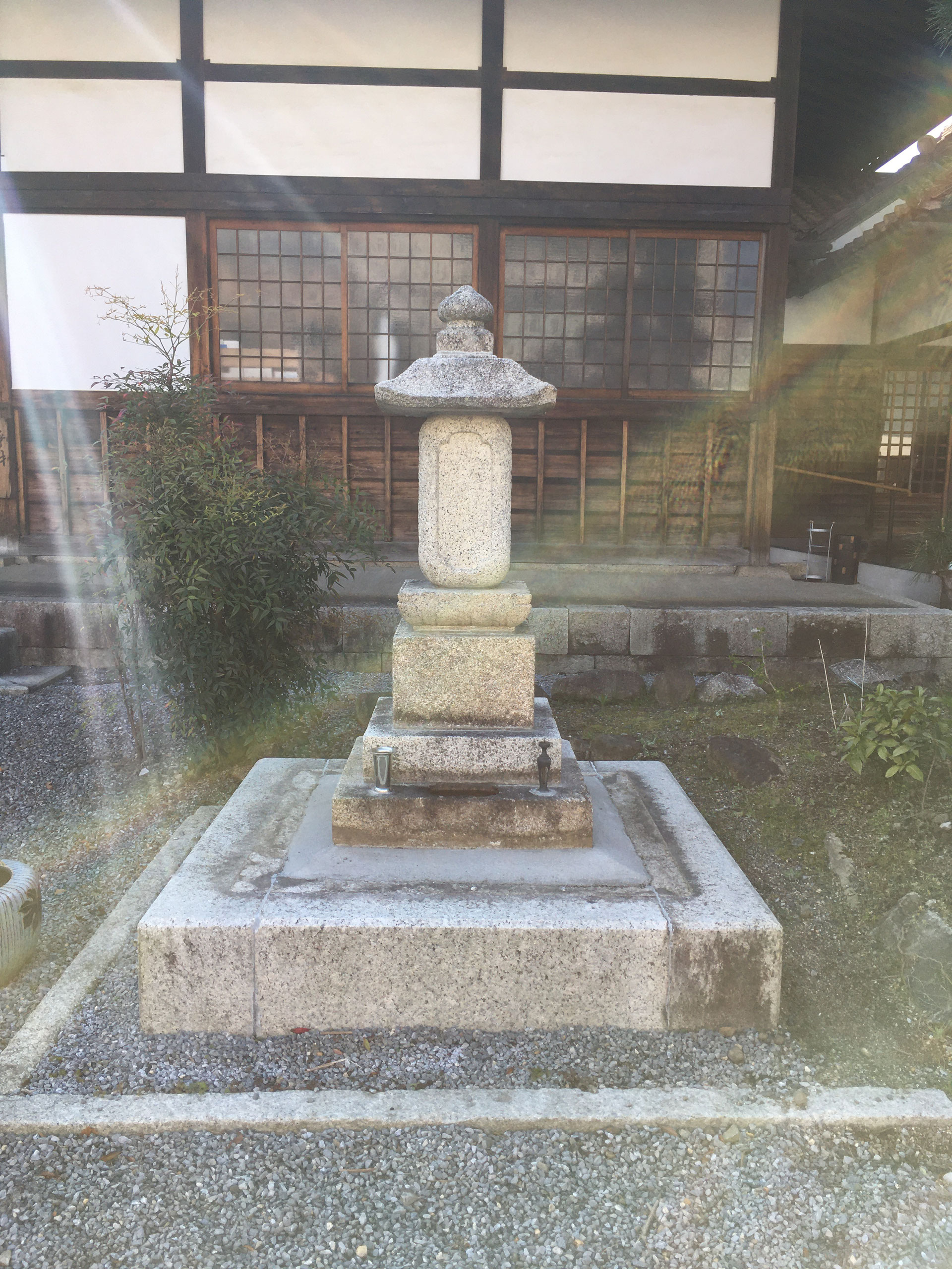平石久平次の墓石 井伊直政公の寺 長松院