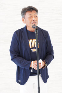 黒川次期会長の音頭で「一本締め」