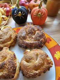 Halloween Apfeltaschen