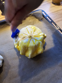 Gebackener Camambert in Kürbisform