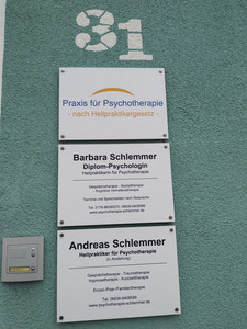 Praxisschilder der Praxis für Psychotherapie Barbara Schlemmer Dipl. Psychologin