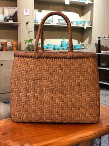 鎌倉にある厳選逸品山葡萄の籠店 - ya厳選山形県産山葡萄の籠