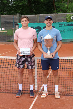 Patrick Zahraj und Sieger Marco Topo