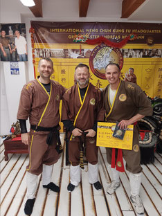 Urkunden Übergabe zum Sifu ernannt, 2025