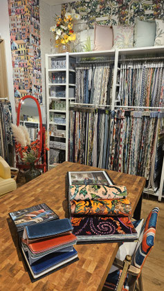 Vente de tissu d'éditeur, OSBORNE and LITTLE   CLARKE AND CLARKE  MANUEL CANOVAS  DESIGNER GUILD  FISCHBACHER  LALIE DESIGN  CASAMANCE  ROMO Group  VILLA NOVA  CAMENGO  ARISTIDE  ALDECO  CASAL  WIND  FINE  ADO  JAB