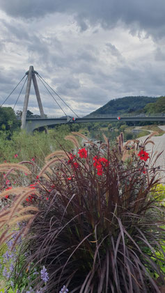 Blick auf die Weserbrücke bei Höxter...