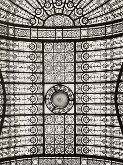 Détails de la verrerie de l'hôtel Frugès réalisée par Edgar Brandt.