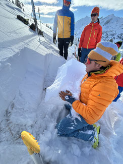 Lawinenkunde, geführte Skitour, Skitour mit Bergführer, mountainguide, guided skitour, Nockberge, Salzburg, Obertauern, Zederhaus, Lungau, Lawinenkurs, Schneekunde, Lawinenausbildung, 