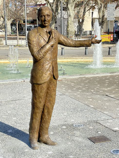 Statue d'Aznavour
