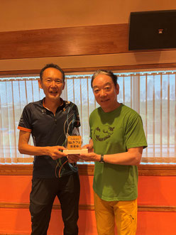 山カフェホストの石丸謙二郎さんと