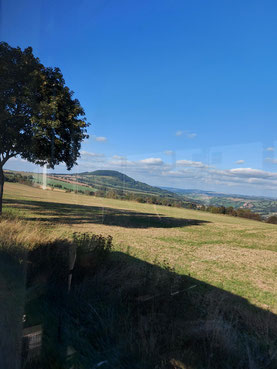 Blick auf den Pöhlberg, aus südlicher Richtung kommend (B95)