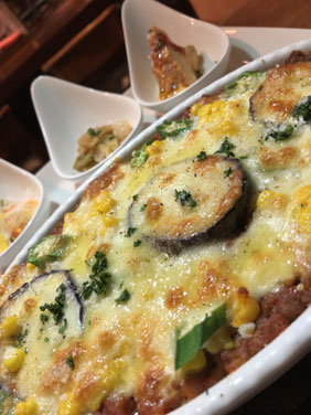 旬野菜(ナス、オクラ、とうもろこし)のミートドリア(6月30日予定)