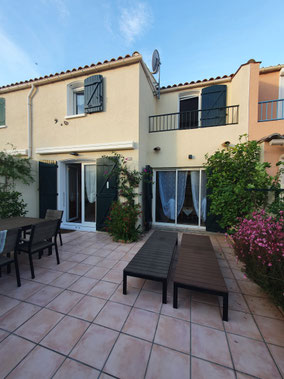 ferienhaus-gruissan-mediterrane-terrasse