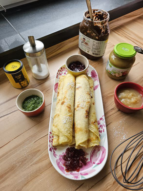 Pfannkuchen mit Apfelmus - Familienklassiker