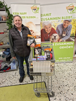 28.11.2025_Spendenannahme_Foto:Oetken