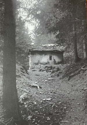 Tannholzkapell im Jahre 1910. Dieses Fotos stammt aus der Mediathek Wallis von Martinach. Joseph Sterren, Pfarrer in Ergisch, ca. um 1910-1915.