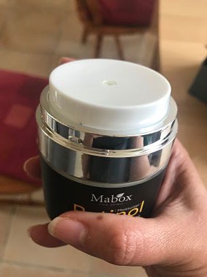 cuarenta y algo, blog de belleza mayores de 40, reseña crema mabox retinol, crema con retinol economico, opinion mabox, productos mabox, cremas faciales buenas y economicas, cuidado de la piel despues de los 40