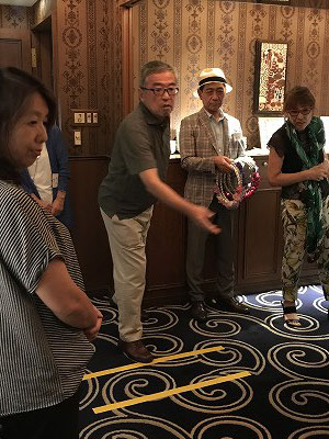 各チームで輪投げゲーム! どのチームが一番入ったでしょう!!??結構、難しいかったようです(*^。^*)