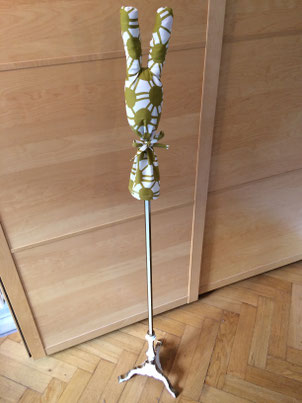 coat hanger from an old standing lamp (with left-over fabric of lunch box bag.....!)