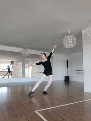 Solotanzkurs für Senioren - Stärke Dich und Dein Gleichgewicht im Dance Inn Hattingen an der Ruhr