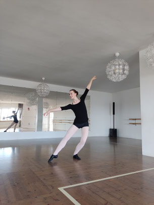 Solotanzkurs für Senioren - Stärke Dich und Dein Gleichgewicht im Dance Inn Hattingen an der Ruhr