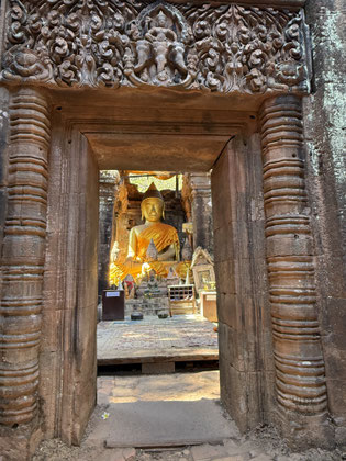 Vier Buddhas im Inneren - wohl aus dem 13. Jhd.