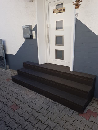 Steintreppe: Verkleidung mit Terrassendielen