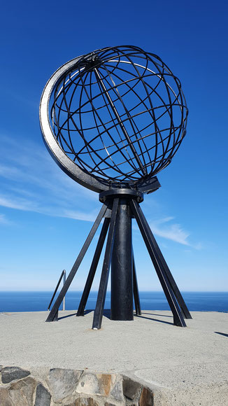 Der berühmte Globus am Nordkap.